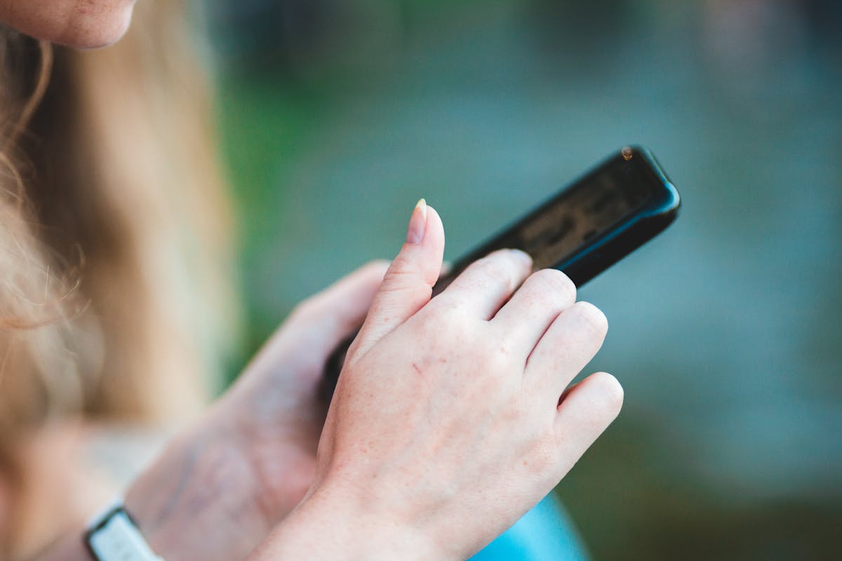 Free Gov Phone Program Guide: Get 5G Phones and Even iPhones