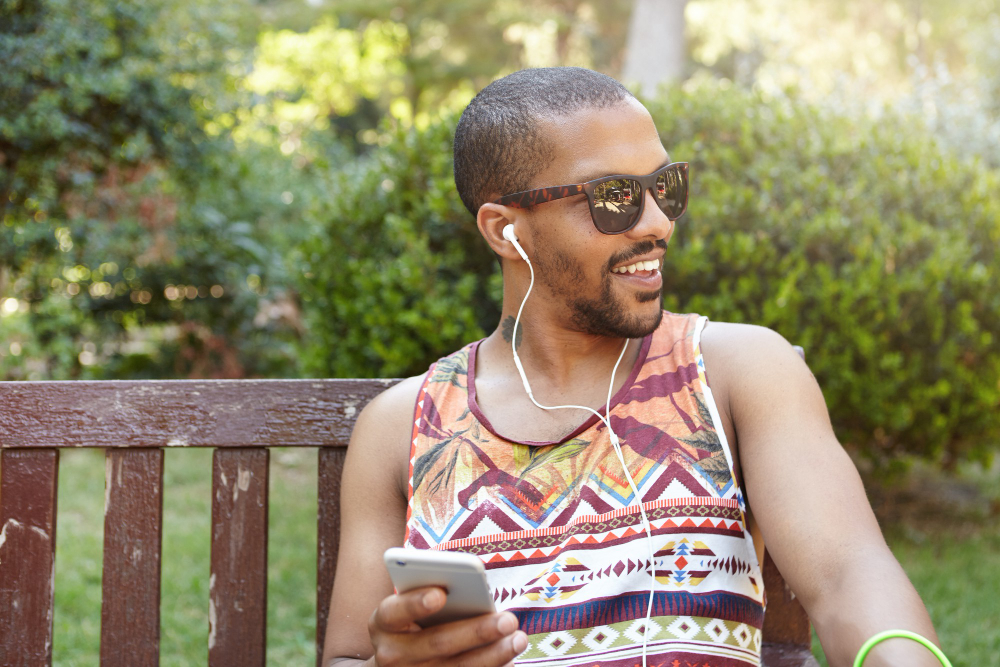 Who Qualifies for a Free Government Cell Phone? A Clear Guide to Eligibility and Approval