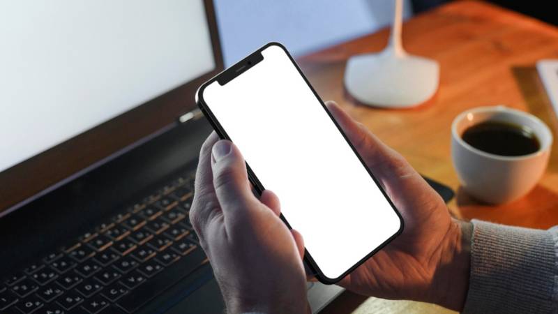 5g free iphone 1