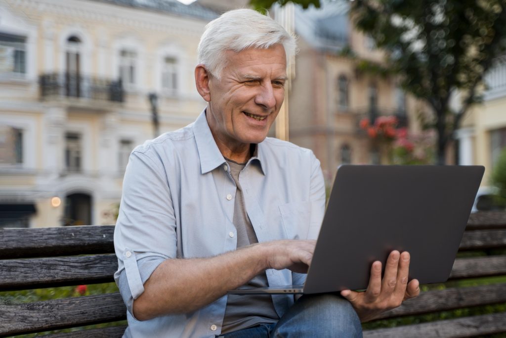 free laptop computers for seniors