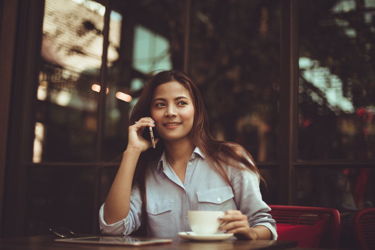 Who Gives Free Phone When You Switch? (Today’s Best Offers)