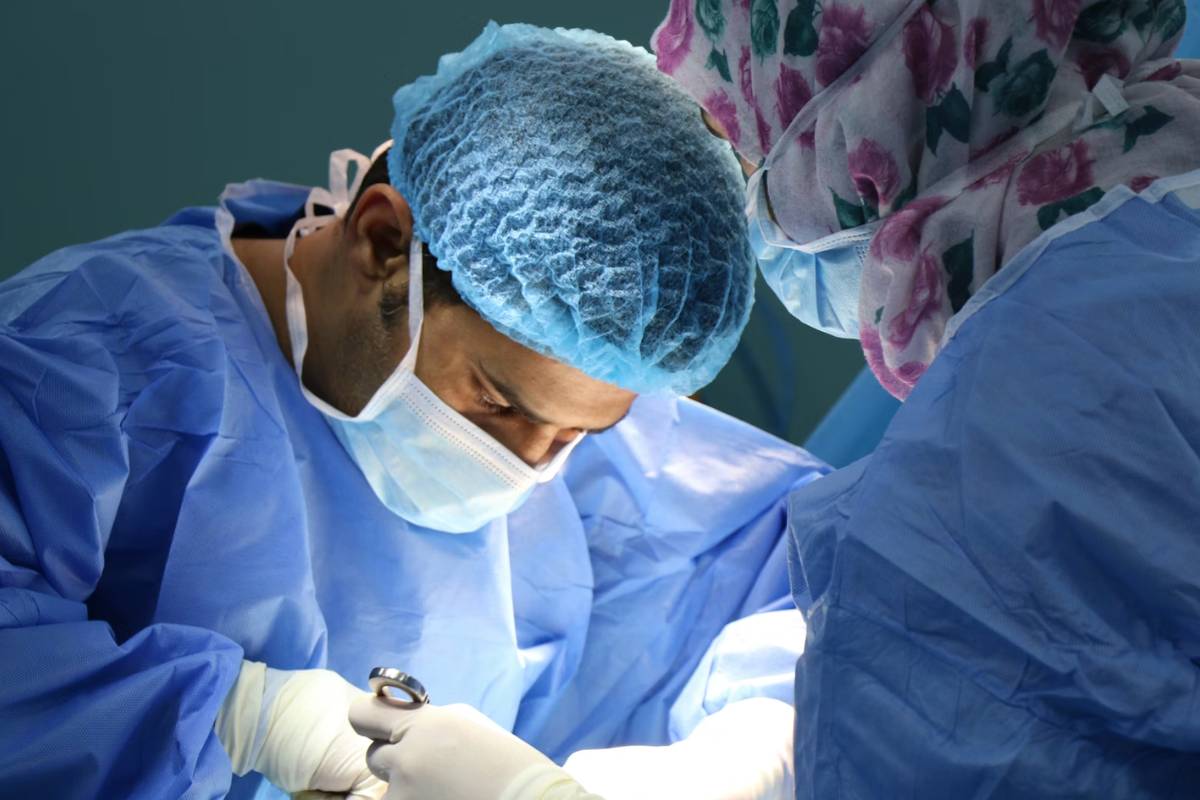 Does Medicaid Cover a Hysterectomy? Approval Rules and Real Costs Explained