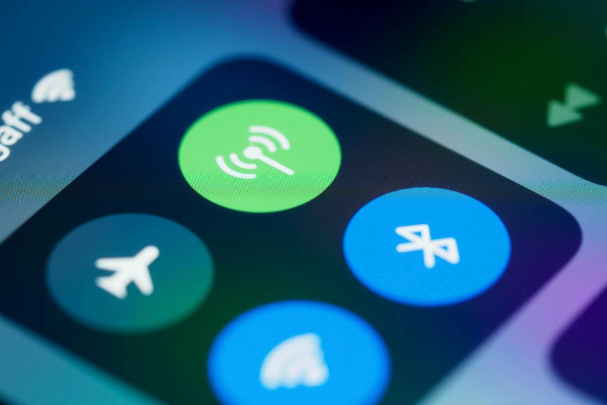 Does iPhone 13 Mini Have eSIM? Small Phone, Big Connectivity