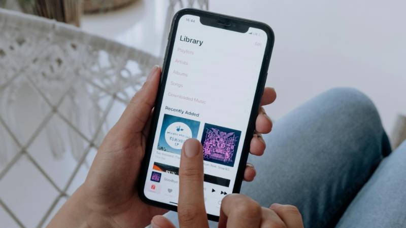 is-iphone-12-pro-max-esim-compatible-1