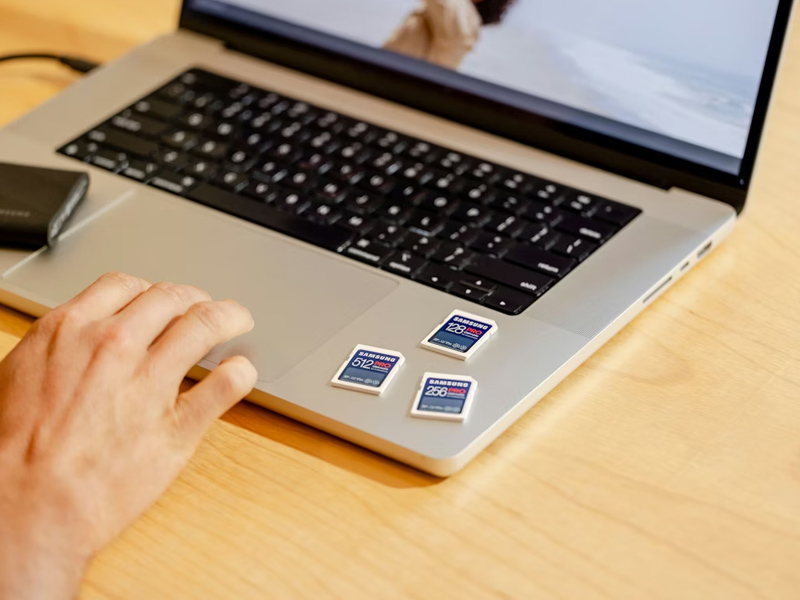 laptop-sim-card