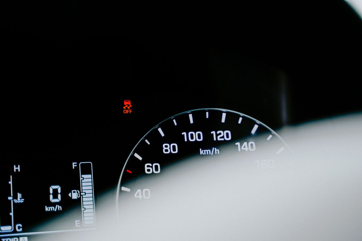 How to Check Oil Level in Car: Step-by-Step Guide for Beginners