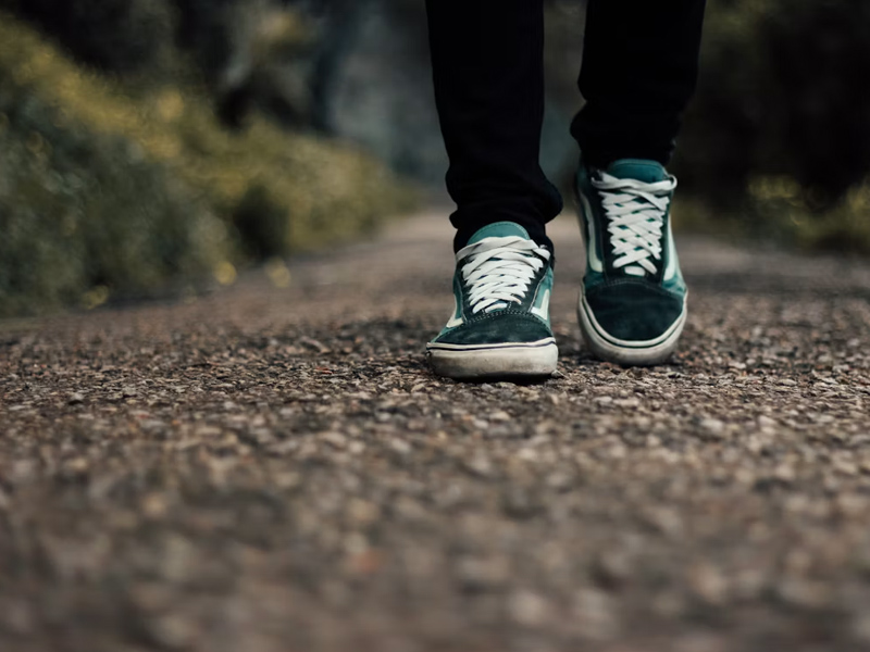 how to stop my shoes from squeaking