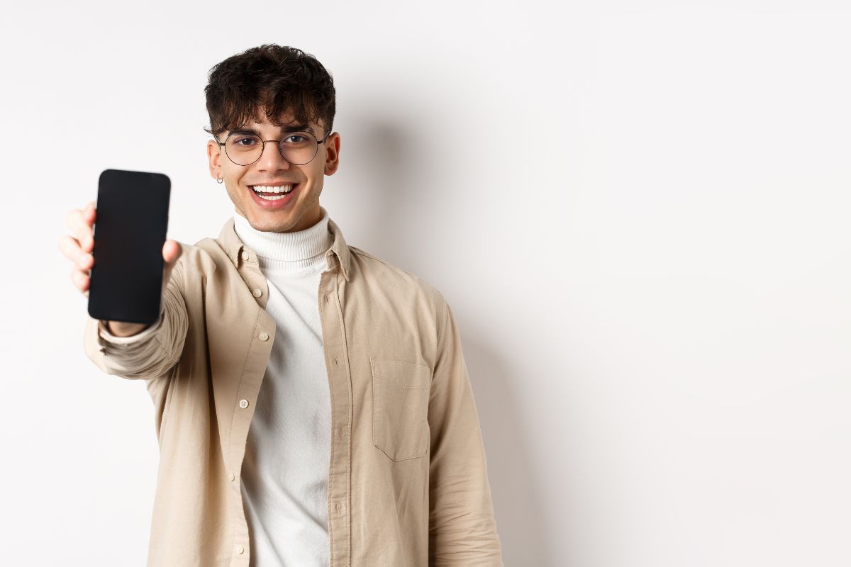 Can You Get a Free Phone with Medicare? A Complete Guide for Seniors