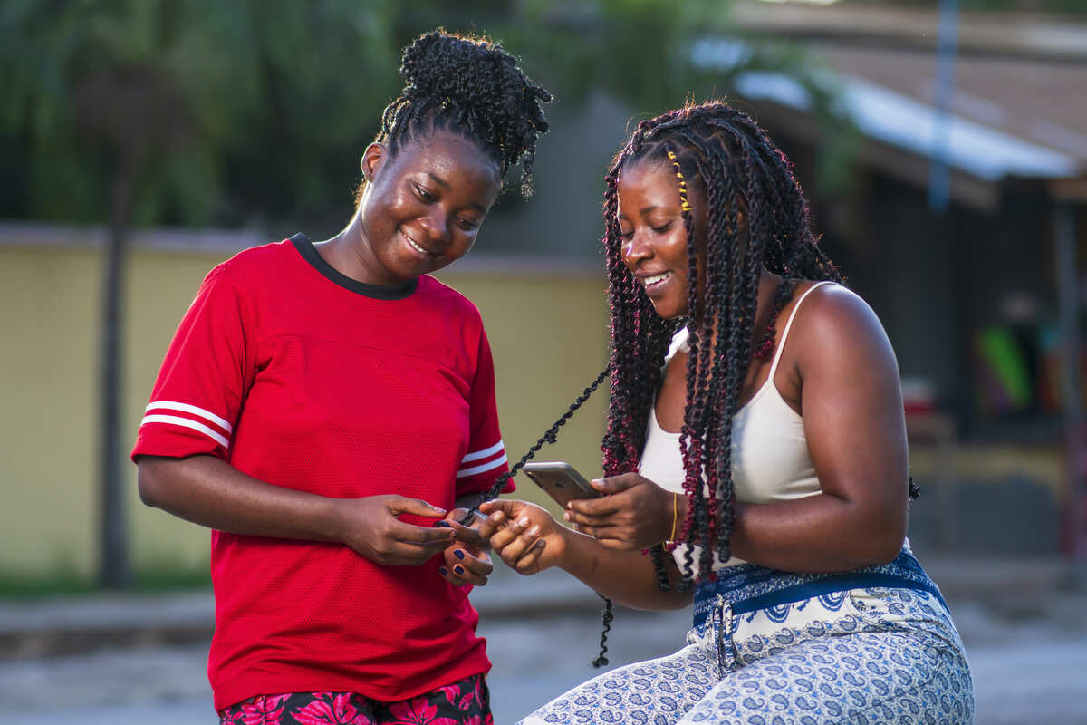 No Permanent Address? How to Get Free Cell Phones for Homeless Individuals