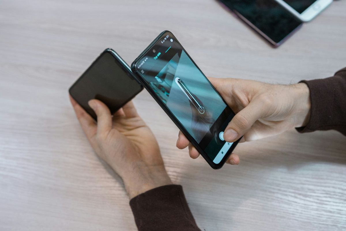 Who Can Get a Free Government Phone? Eligibility and Requirements Explained