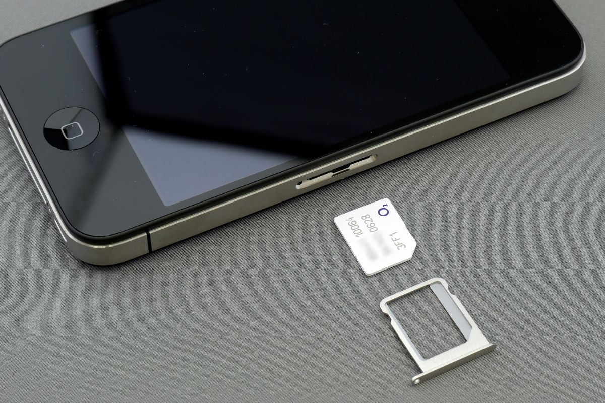 What Does a SIM Card Do? A Simple Guide for Mobile Users