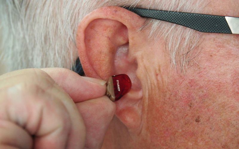 does-medicare-pay-for-hearing-aids-services