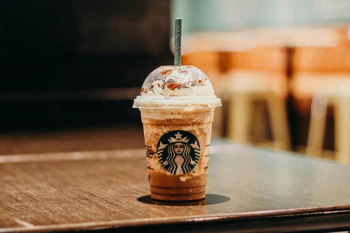 Does Starbucks Give Free Refills? How It Works in 2026
