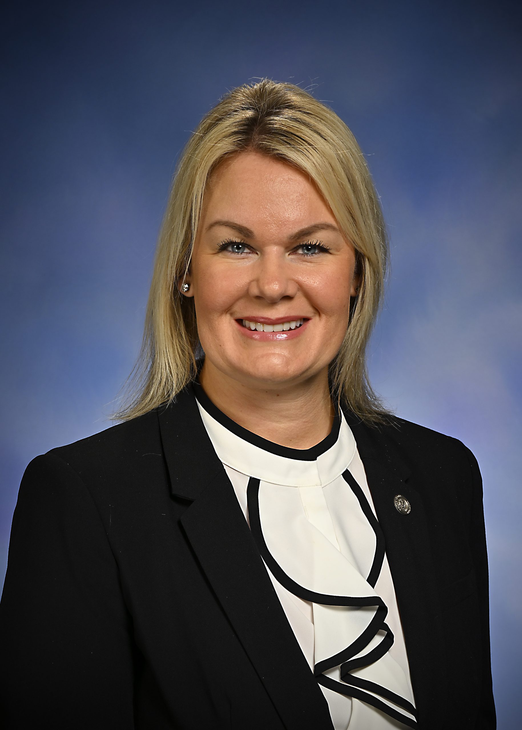  senator Rachelle Smit