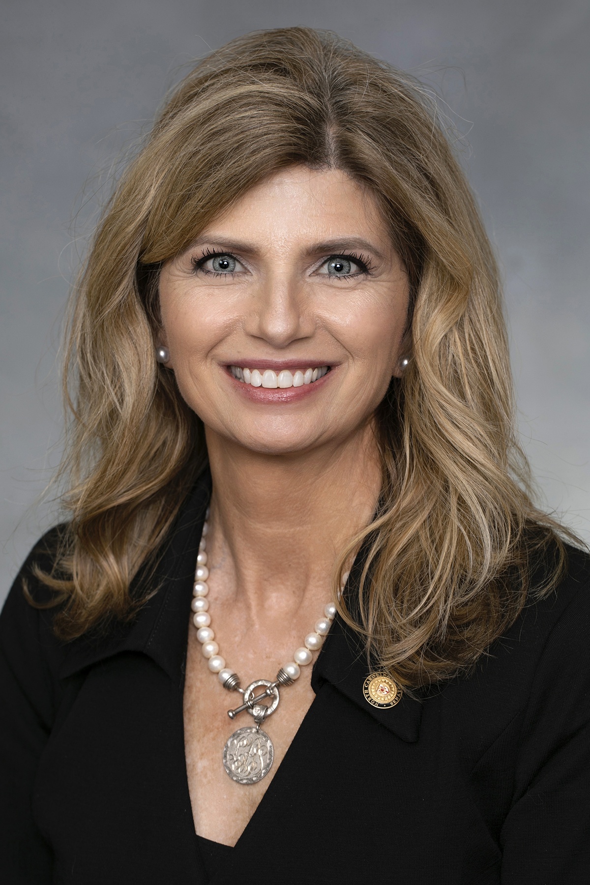  Senator Lisa Barnes